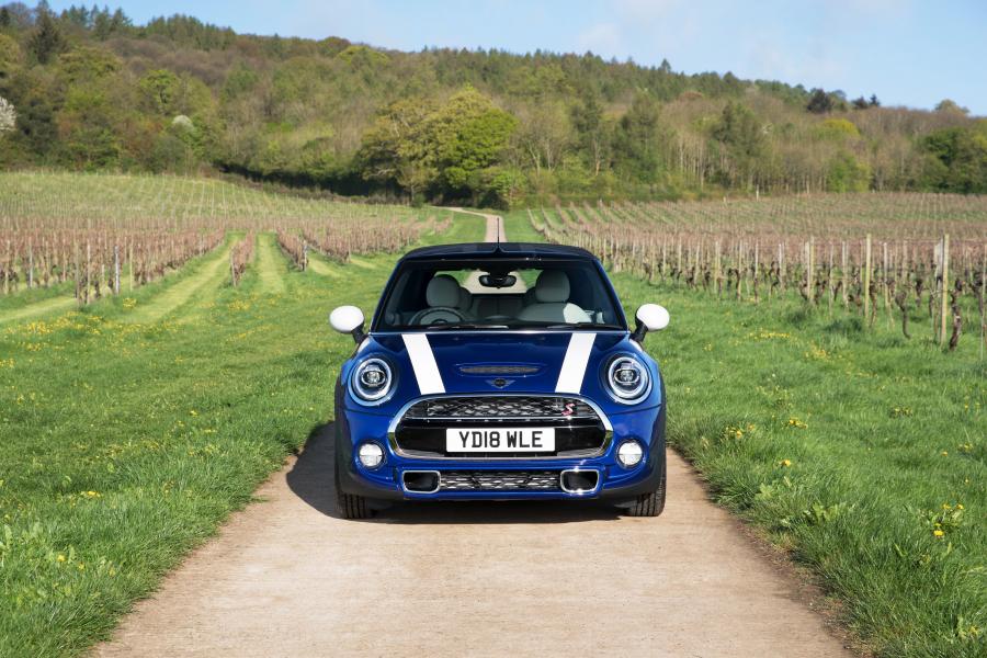  Mini Cooper S Cabrio 25th Anniversary (F57) 2018 года  (UK) (фото 3 из 22)